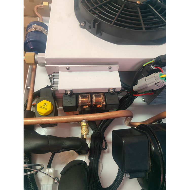 屋上設置型 12V/24V AC 0～-18℃ 冷凍ユニット - Food Storage Usa のレビューと価格